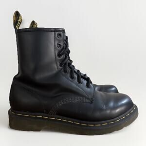 Dr Marten 1460 Women’s 8 Smooth Leather Boots Black - Barely Worn